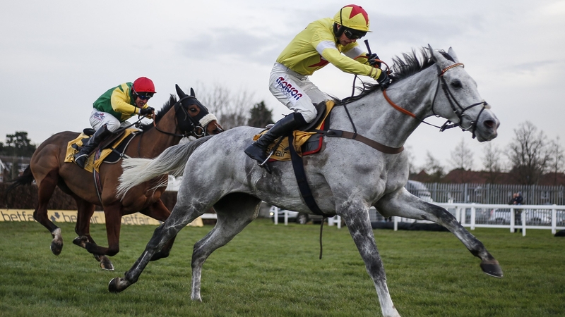 Politologue kept Fox Norton at bay