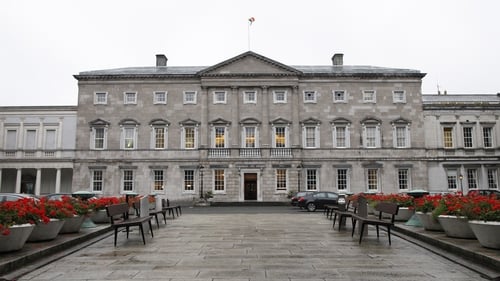 Fianna Fáil is unchanged on 26% while Sinn Féin is down one point to 15%