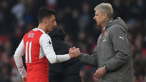 Arsene Wenger believes Mesut Ozil will sign a contract keeping him at Arsenal