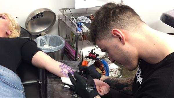 Once a week, Ryan Sean Kelly tattoos over a person's self-harm scars free of charge