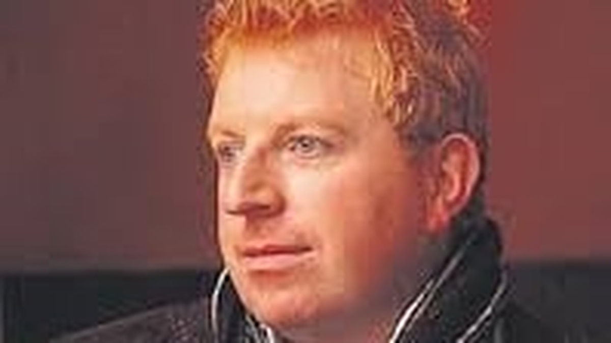 Singer Tommy Fleming