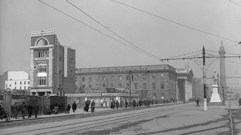 Rebuilding work in May 1918 on Dublin's Sackville Street (now O'Connell Street). Photo: R. Humphrey/Topical Press Agency/Getty Images