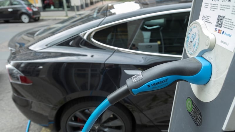 2,738 new electric vehicles were registered in July