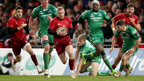 Keith Earls scored a second half try as Munster cantered to victory in the second half against Connacht