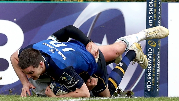 Jonathan Sexton gets over for Leinster's fifth try
