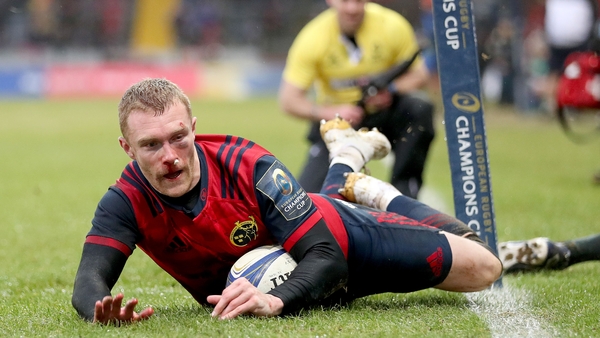 Keith Earls dives over for his first-half try