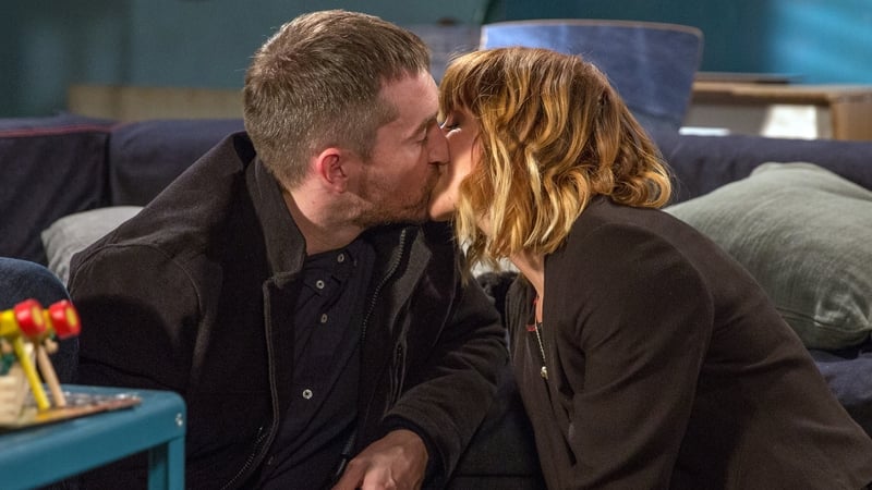 Romance blooms between Pete and Rhona on Emmerdale