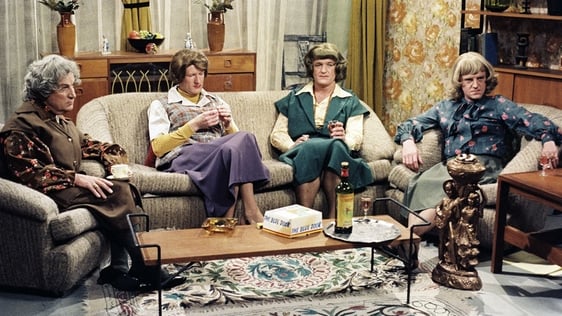 Mothers of Seven - Fanny (Pat Daly), Grainne (Paul Murphy), Rosa (Frank Kelly), and Maevis (Eamon M…