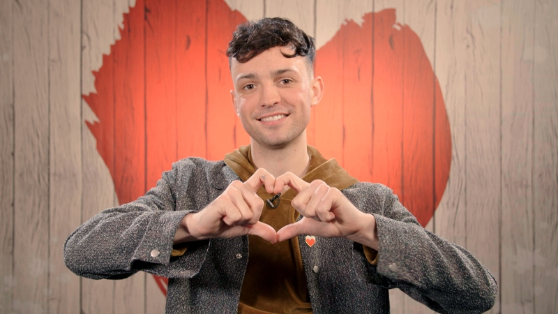 James Kavanagh gives some top-notch advice for First Dates Ireland Extras, exclusively on the RTÉ Player