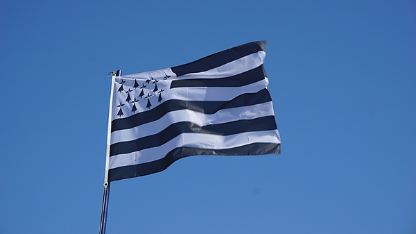 Gá le "Plean Marshall" chun an Bhriotáinis a thabhairt slán