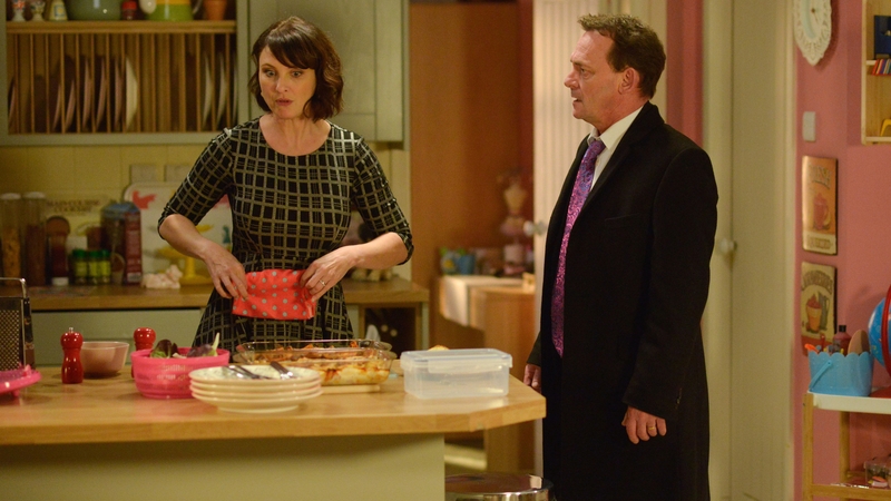 Honey finds out that Billy cheated on her on EastEnders