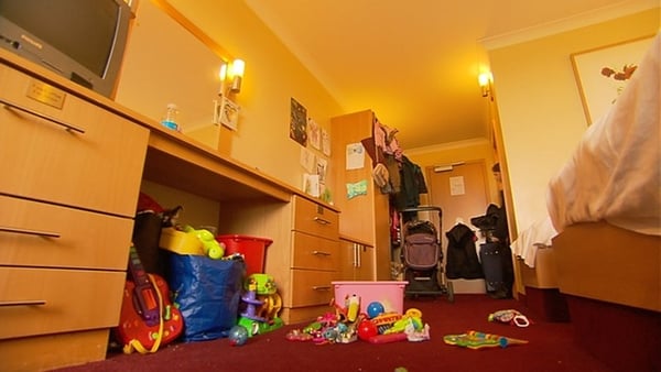 There were 5,869 adults and 3,829 children in emergency accommodation during September