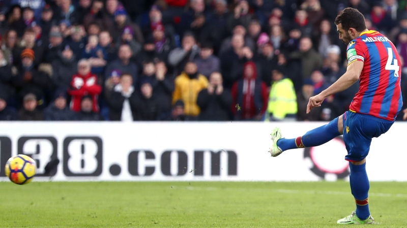 Luka Milivojevic of Crystal Palace slots home the leveller
