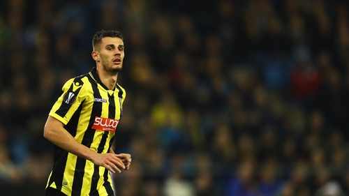 Chelsea loanee Matt Miazga in Vitesse Arnhem colours