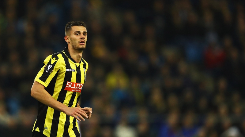 Chelsea loanee Matt Miazga in Vitesse Arnhem colours