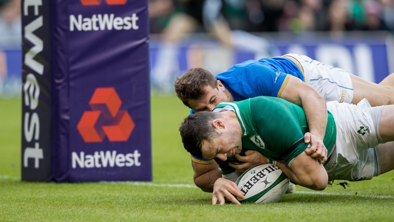 Robbie Henshaw gets injured as he touches down for Ireland's fifth try