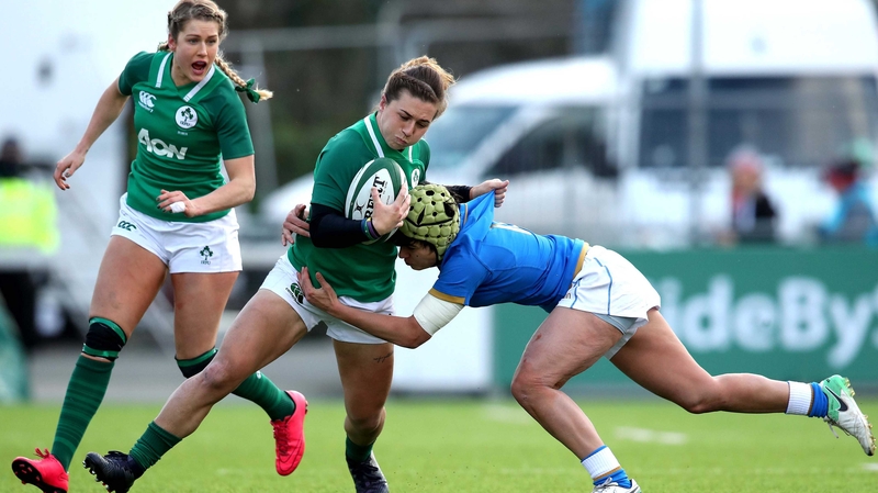 Katie Fitzhenry tackled by Michela Sillari