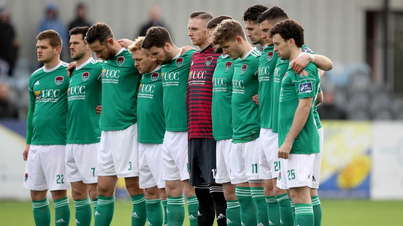Cork City players remember Liam Miller before the game in Oriel Park