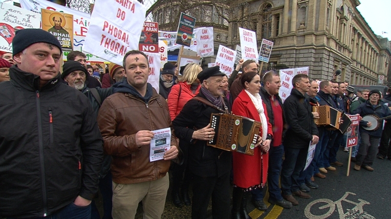 Islanders say that they will not allow the ferry to land at the pier if it comes into service on 1 April
