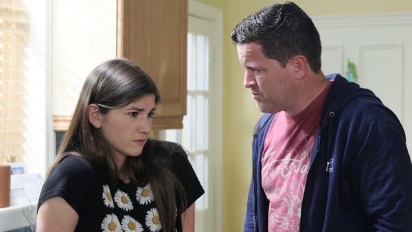 Damian offers Laura dating advice