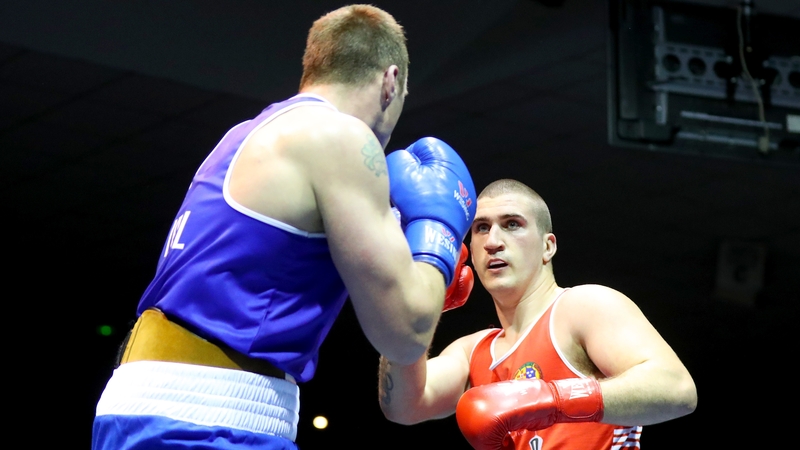 Martin Keenan (R) and Dean Gardiner met in a box-off