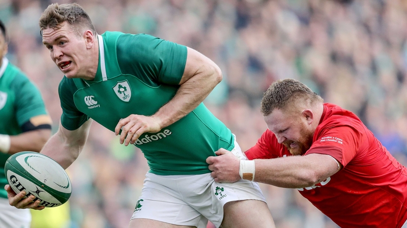 Chris Farrell powers beyond Samson Lee of Wales