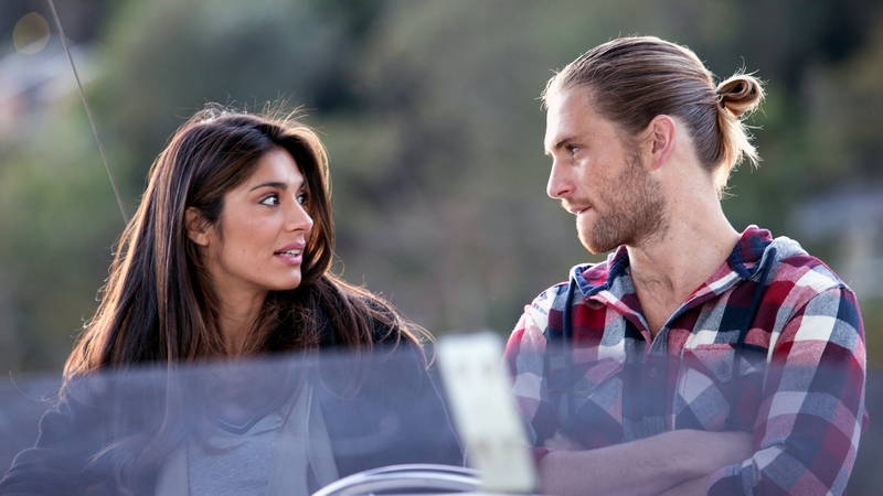 Kat tells Ash she has a plan to deal with Robbo on Home and Away