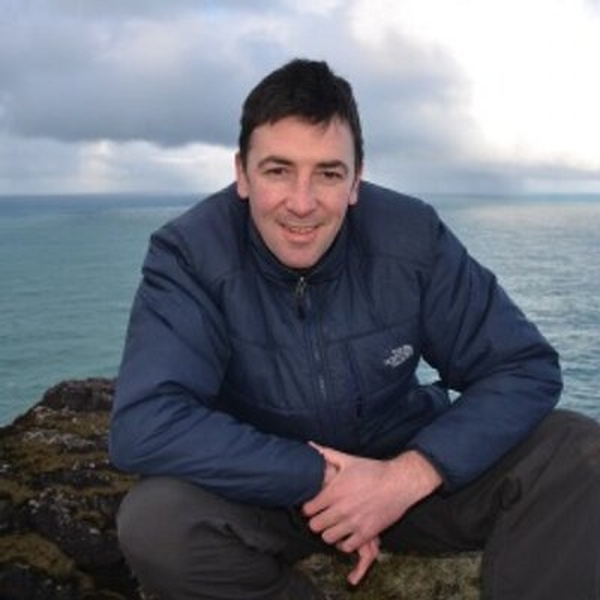 Seán Mac an tSíthigh, Iriseoir Fise