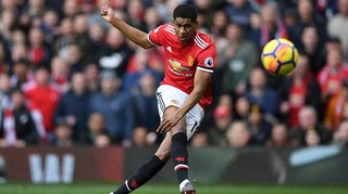 Marcus Rashford curls home the opening goal