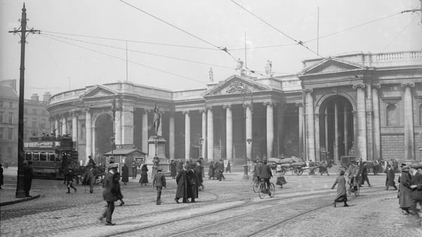 A time before the Luas: the Bank Of Ireland on Dublin's College Green in 1918
