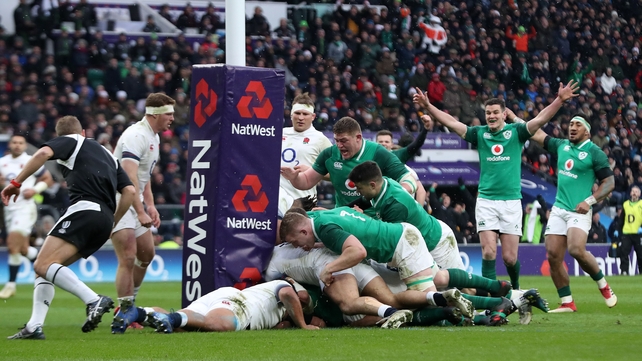 Irish players pile into CJ Stander to drive him to the post for Ireland's second try