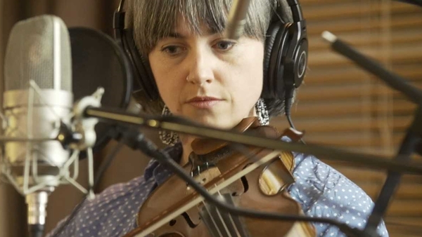 3 cheoltóir, 3 amhrán- thar oíche!
