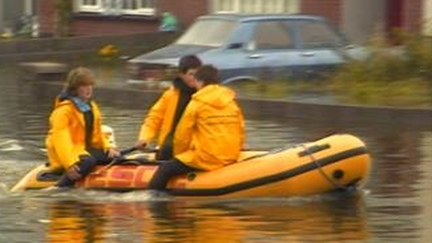 RT&Eacute; Archives | Collections | Hurricane Charley Meath
