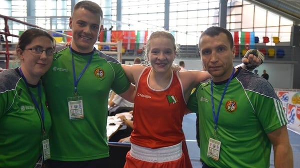 Amy Broadhurst (2nd from R)