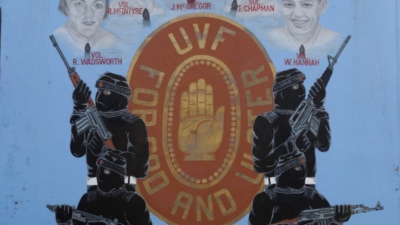 Thacaigh na grúpaí dílseoirí leis an Chomhaontú ó 1998.