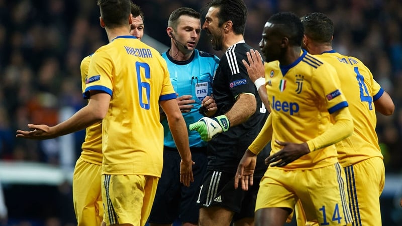 Michael Oliver sent off Juve goalkeeper Gianluigi Buffon