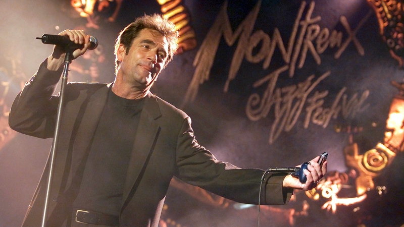 Huey Lewis thanks fans for support after hearing loss