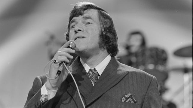 Big Tom performs on stage in Dublin's Cabra Grand Cinema in October 1971.