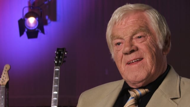 Big Tom during the filming of the RTÉ Television documentary series 'A Little Bit Country' in July 2005. Big Tom featured on the show broadcast on 31 March 2006.