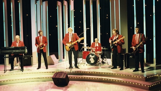 Big Tom and his band The Mainliners perform on the RTÉ Television chat/variety show 'Bibi', during programme recording in Studio 1 in November 1991.
