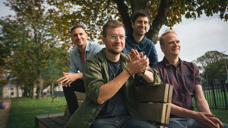 Clap your hands and say yeah - Delorentos are back!