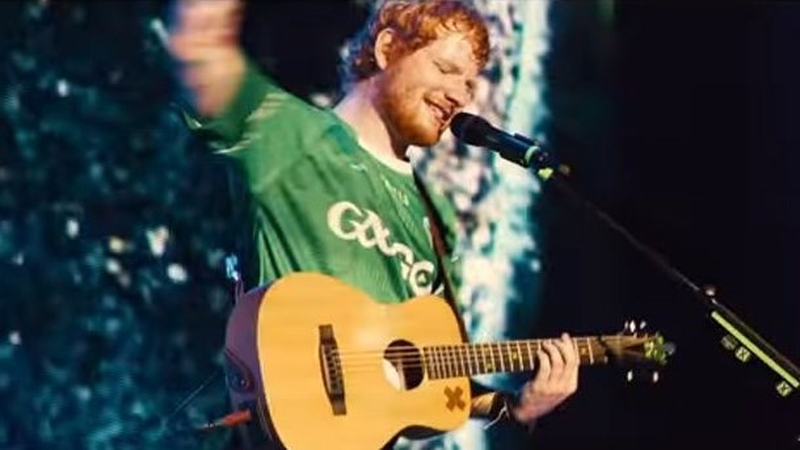 One 27-year-old & his guitar: He united the crowd from the get-go
