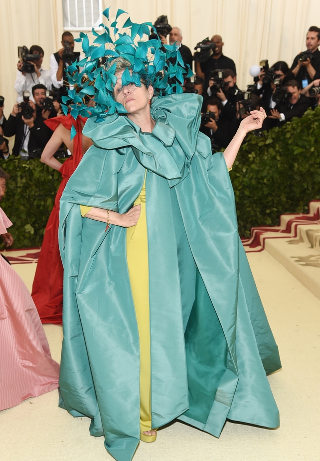Francis McDormand chose an impressive Valentino number for the 2018 gala. Theme: Heavenly Bodies: Fashion and the Catholic Imagination.