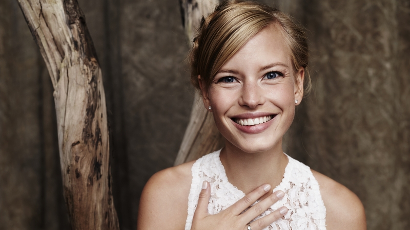 6 Steps to a Sparkling Wedding Smile