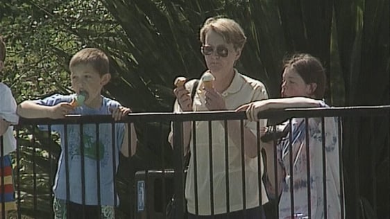 Woman and children eating ice cream in Dublin Zoo (1993)