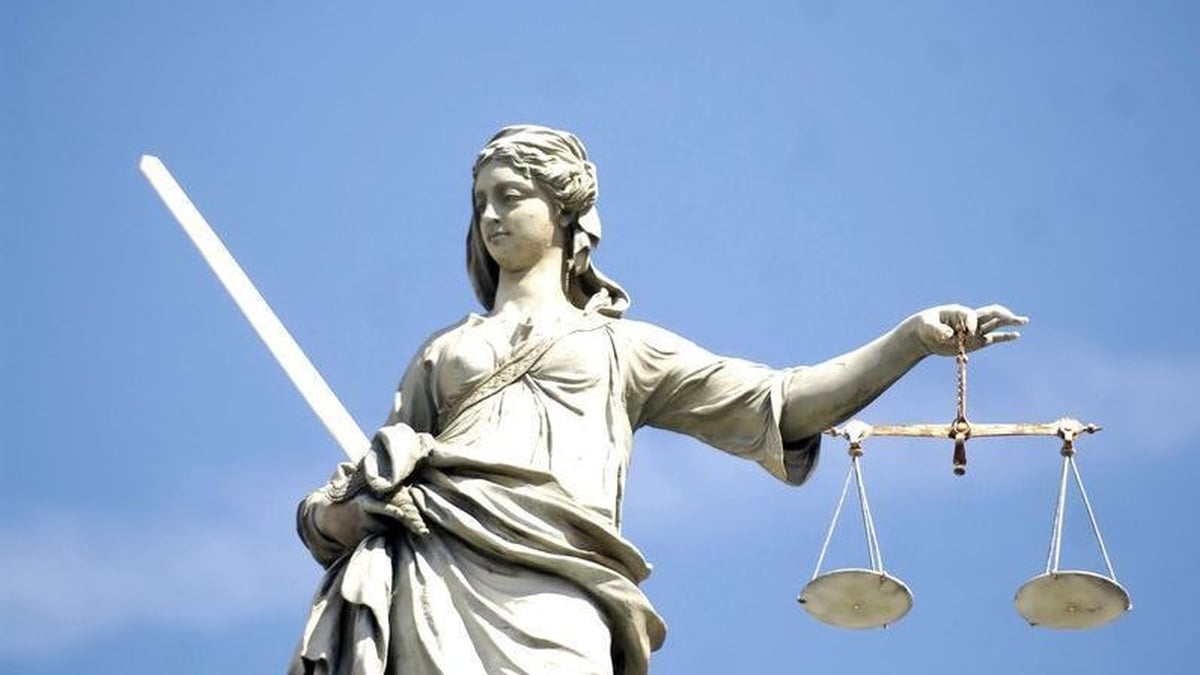 How do judges decide on sentences?