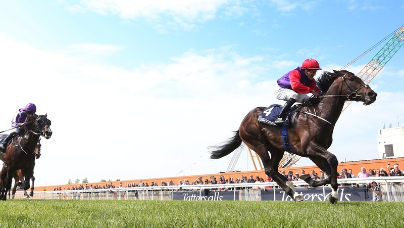 Shane Foley on Romanised pull clear to win the Classic