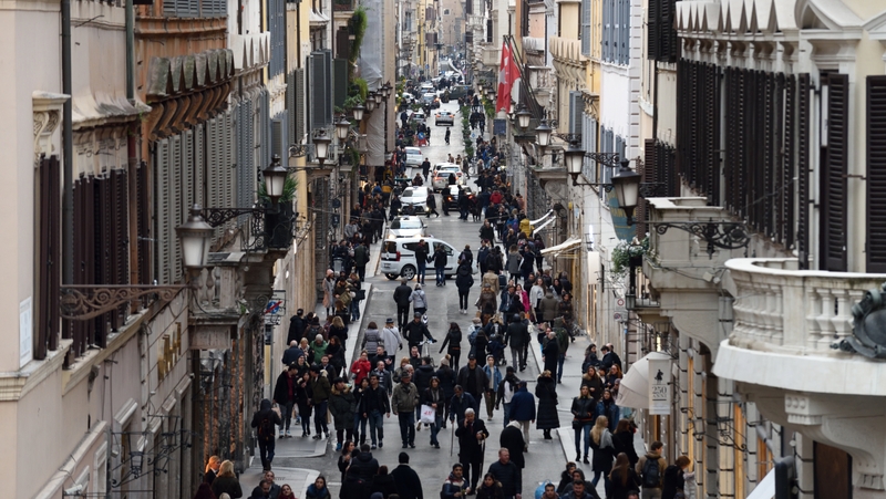 Italy sells 5 yr, 10 yr bonds, eases concerns on market access