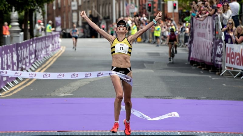 A delighted Lizzie Lee wins the 2018 Women's Mini Marathon