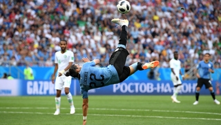 Uruguay beat Saudi Arabia 1-0